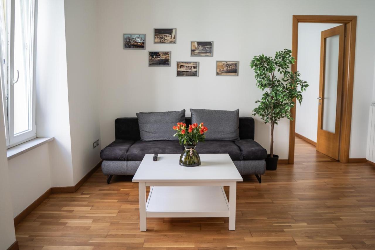 9B The Appartments Триест Екстериор снимка
